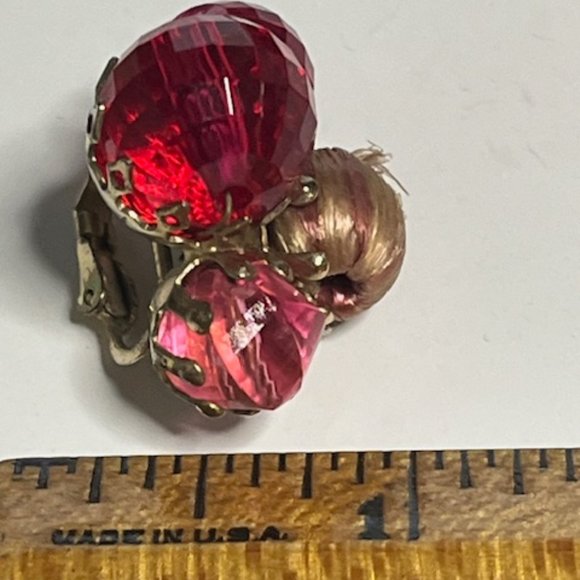 VTG Vogue Red Pink Lucite Beaded Gold Tone Clip On Earrings Signed - Picture 7 of 14